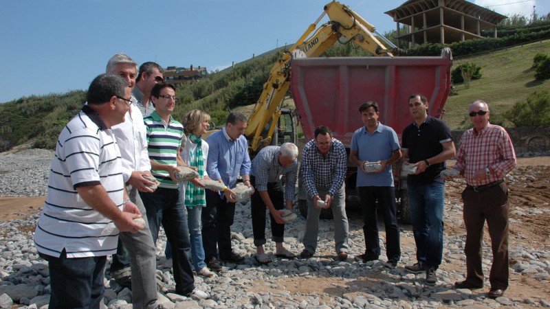 Candidatos de Ezkerralde en la playa de La Arena