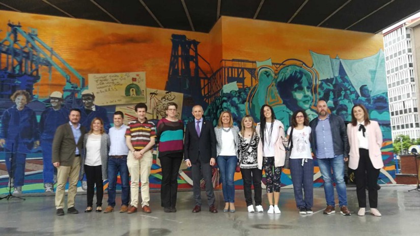 Inaugurado el Mural de la Memoria de la Herriko Plaza