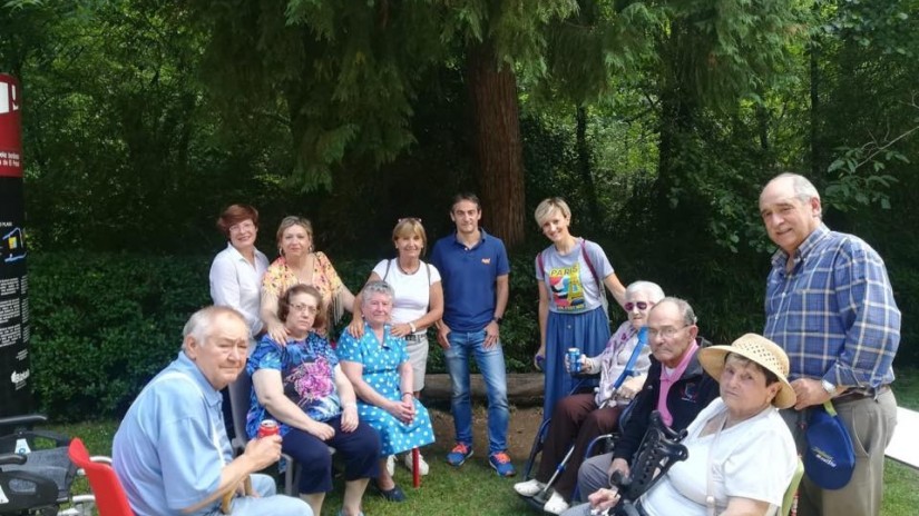 Muskiz invita a los vecinos y vecinas a conocer la senda fluvial con un paseo por el Barbadun previo a su apertura definitiva